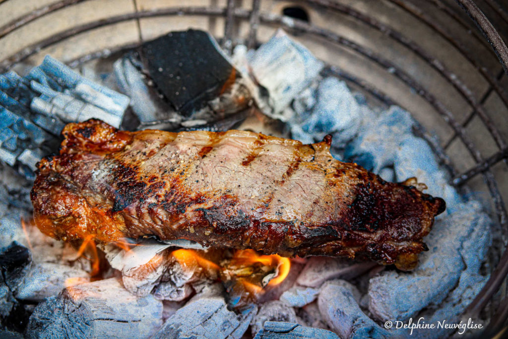 faux filet de Galice premium dans les braises