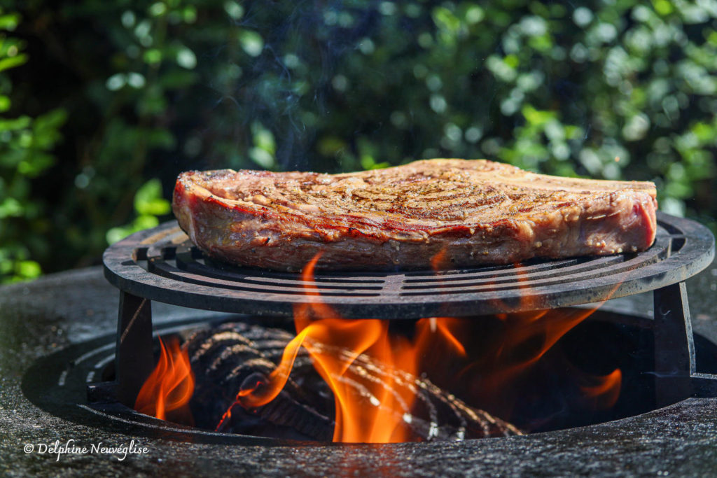 Côte de boeuf Angus au brasero plancha