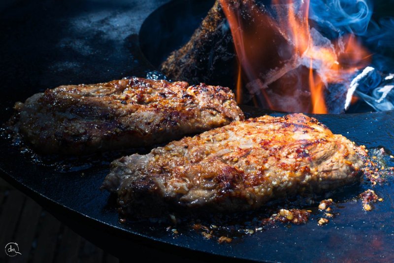 Côtes de Porc Noir de Bigorre AOP dans l'échine à la plancha
