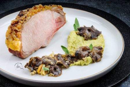 Côtes de Porc Noir de Bigorre AOP dans le filet