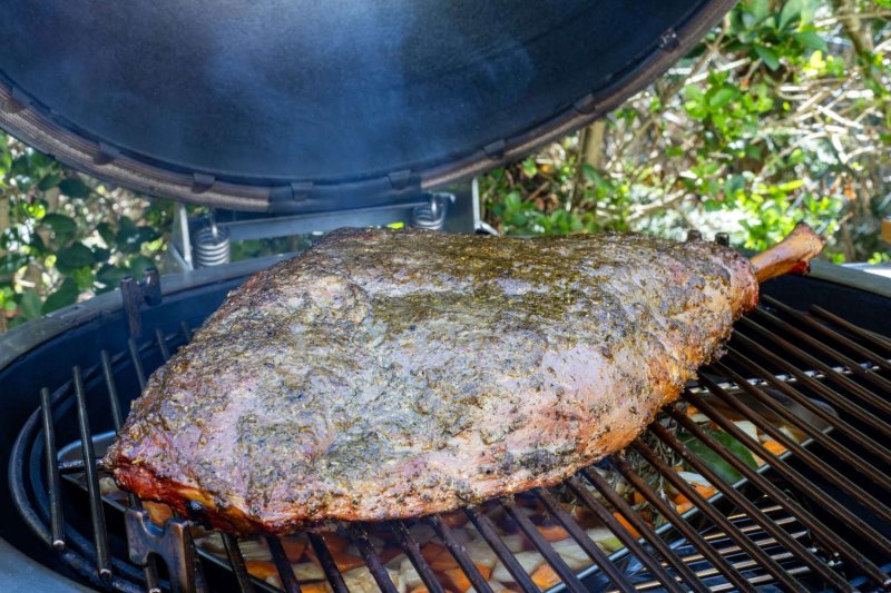 Gigot d'agneau de Sisteron IGP au Kamado