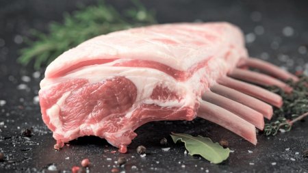 CARRÉ DE 10 CÔTES | Agneau de Lait Pyrénées