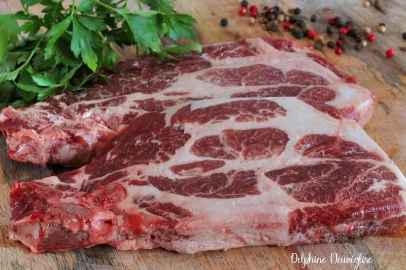Côtes de Porc Noir de Bigorre AOP dans l'échine