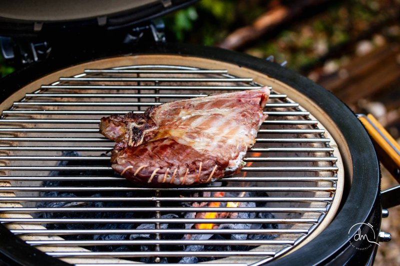 Côtes de Porc Noir de Bigorre AOP dans l'échine