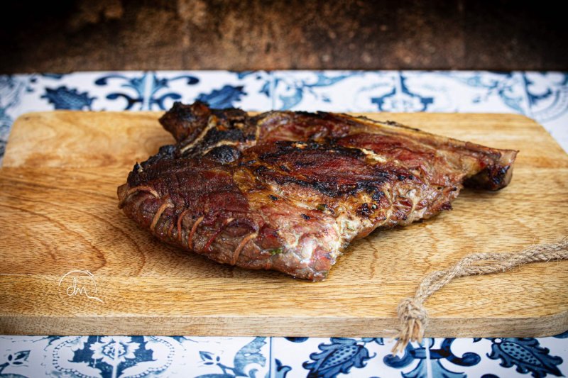 Côtes de Porc Noir de Bigorre AOP dans l'échine